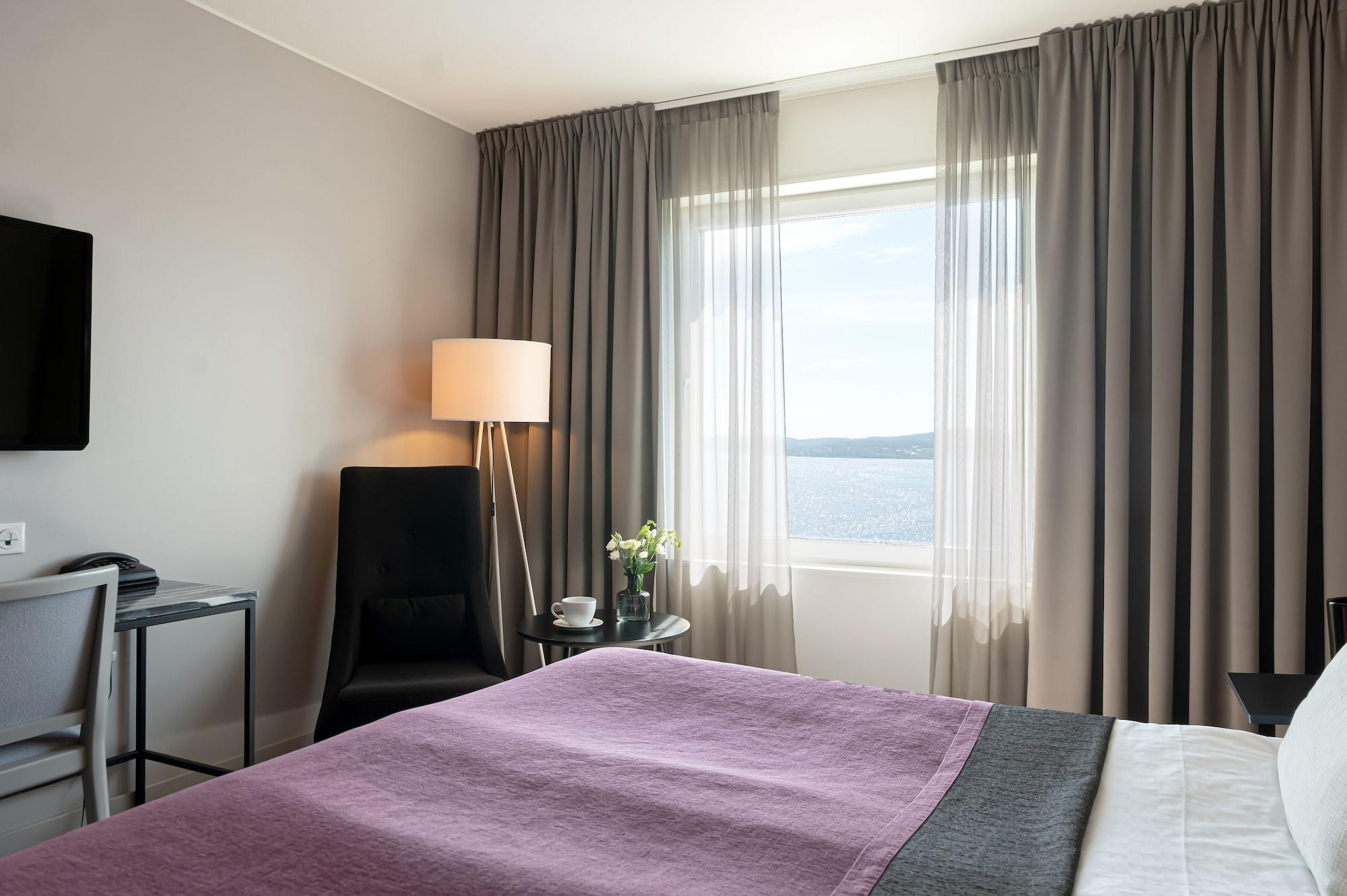 ホテル Elite Plaza Oernskoeldsvik エクステリア 写真